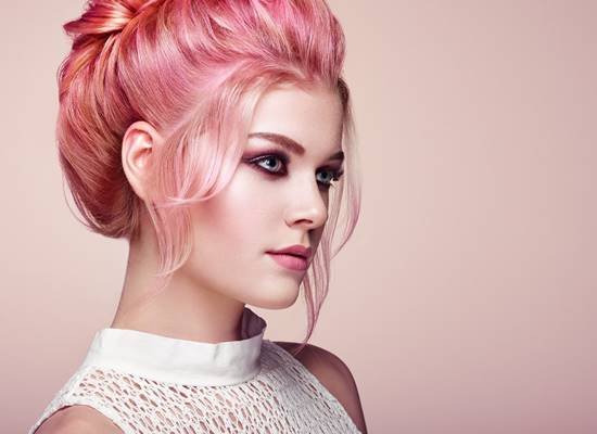 De mooiste balayage behandeling krijg je in Almere Poort.