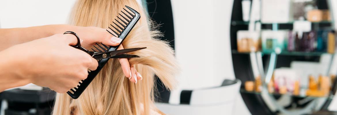 Laat je haren knippen in Almere door Kyra.