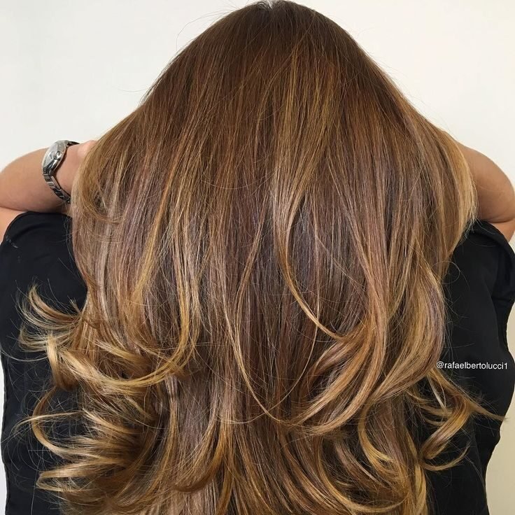 Je haren laten kleuren in Almere Poort. Het kan bij Beauty by Kyra.